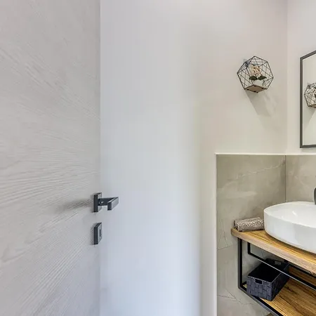 Center Oasis - Private Parking Apartment Pula