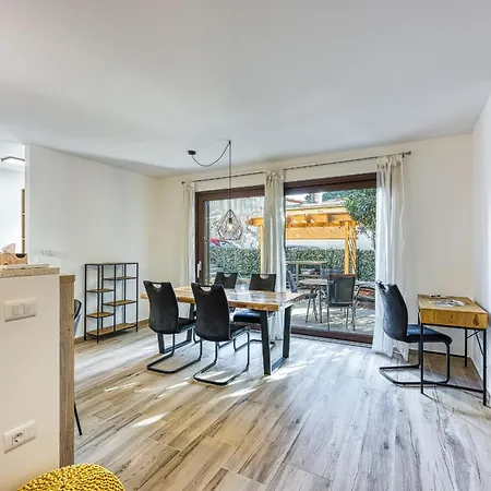 Apartment Center Oasis - Private Parking *