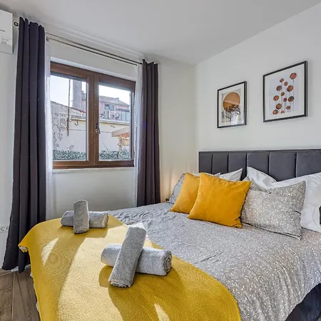 Center Oasis - Private Parking Apartment Pula