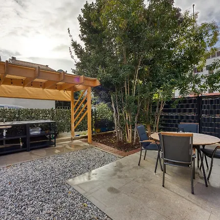 Center Oasis - Private Parking Apartment *