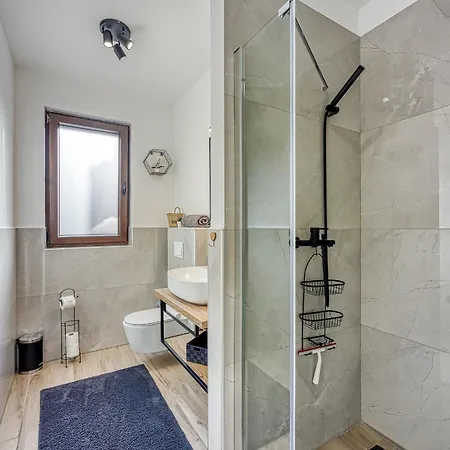 Apartment Center Oasis - Private Parking *
