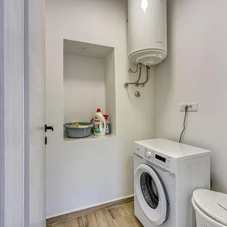 Apartment Center Oasis - Private Parking Pula