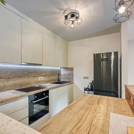 Apartment Center Oasis - Private Parking Pula